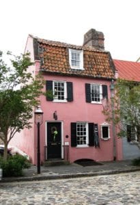 800px-pink-house-charleston-sc1