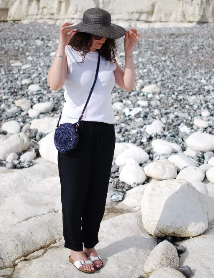 Traditional Emirati Clothing Kandura Abaya Tourist Clothing Norms