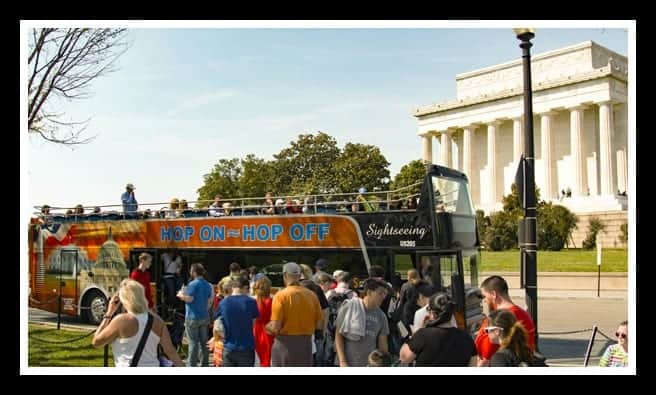 Lincoln Memorial Bus