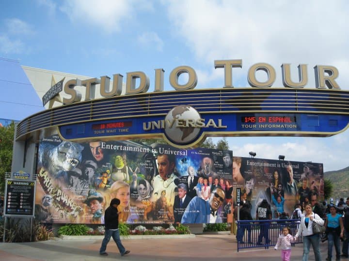 Universal Studio Tours Sign