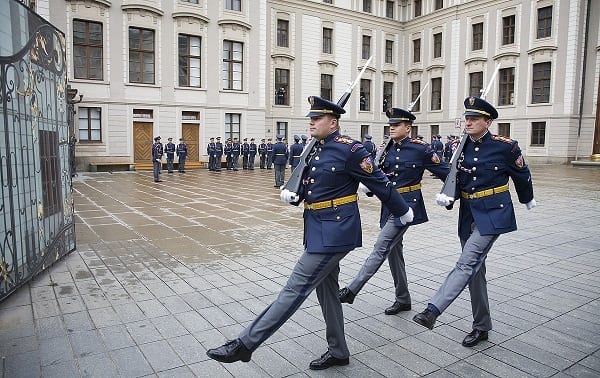 Change of guard at the Prague Castle 