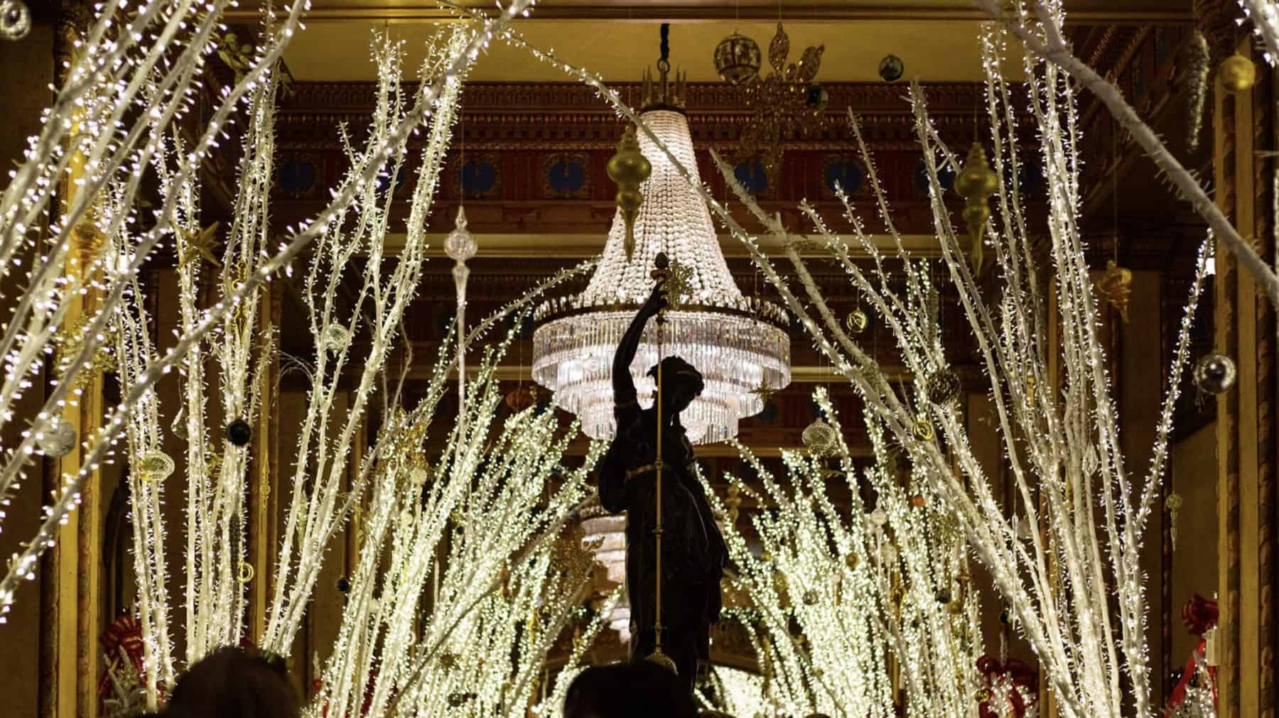 Photography by Crystal Shelton - French Quarter Christmas