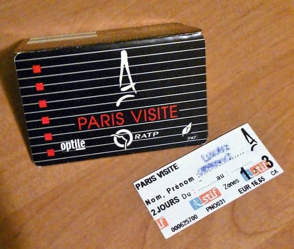 tourist paris metro pass