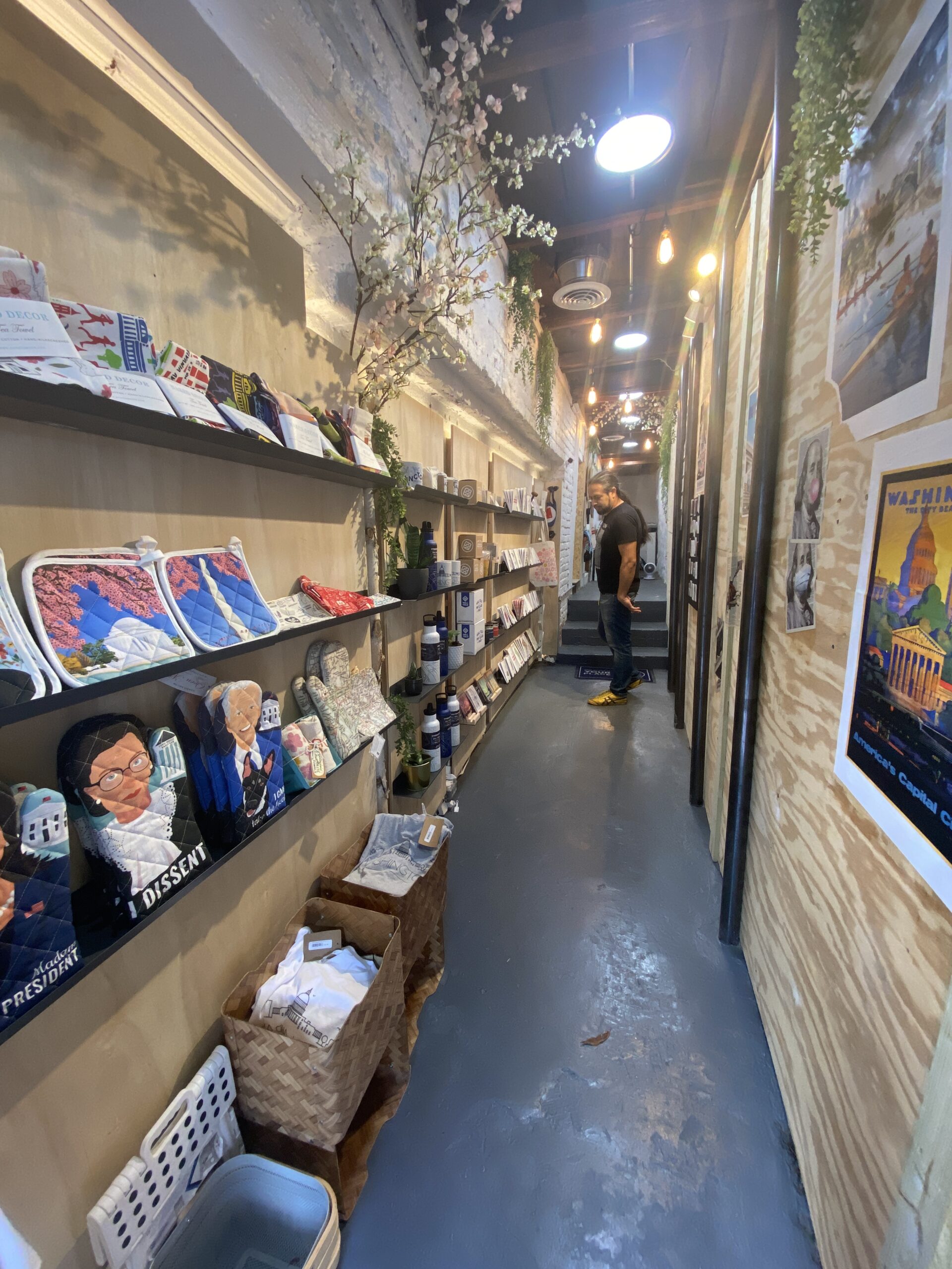 Where Are the Best Places for Washington DC Souvenirs?