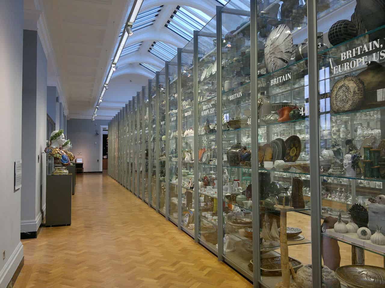 Visible storage, porcelain galleries, Victoria & Albert Museum.