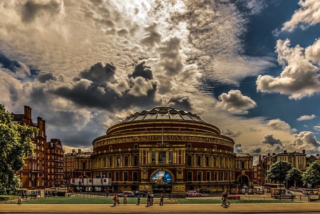 The Royal Albert Hall exterior. Image source: Pixabay user Ana Gic.