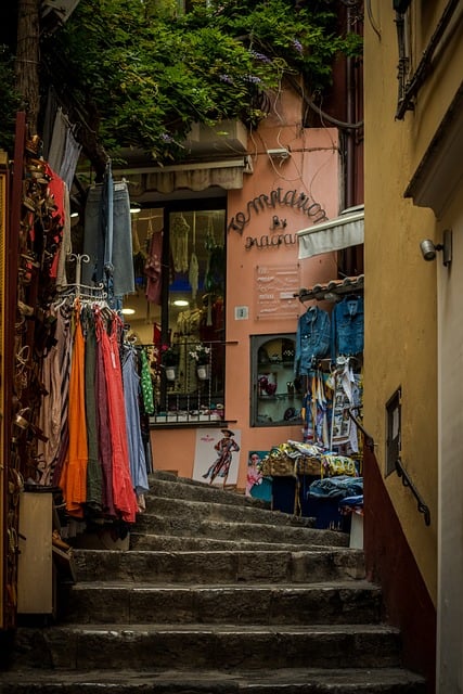 One of the many streets and alleys you can expect to find in Sorrento, Italy. Image source: Pixabay user Matteo Bellia.
