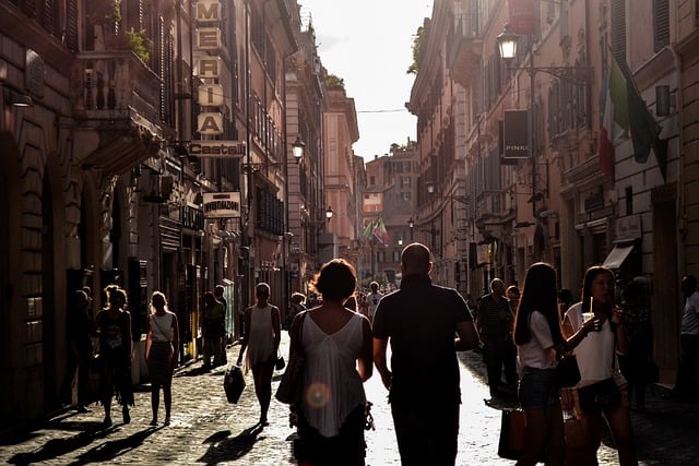 The streets of Naples. Image source: Pixabay user StockSnap.