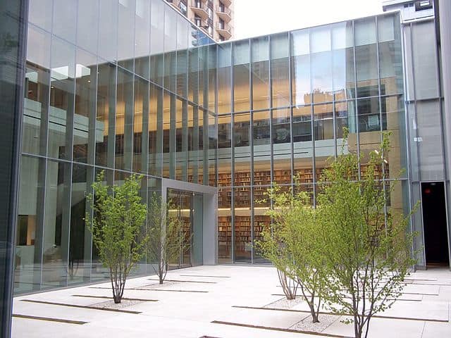 The Poetry Foundation courtyard. Image source: Wikimedia user Alanscottwalker under the Creative Commons Attribution-Share Alike 3.0 Unported license.
