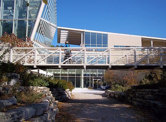 The Peggy Notebaert Nature Museum. Image source: Wikimedia user Alanscottwalker under the Creative Commons Attribution-Share Alike 3.0 Unported license.