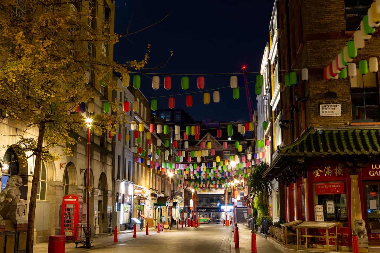 London's Chinatown area after dark. Image source: Pixabay user Kev.