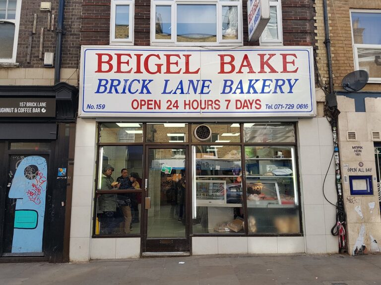 Beigel Bake is just one of many great restaurants on Brick Lane. Image source: Pixabay user Oli Lynch.