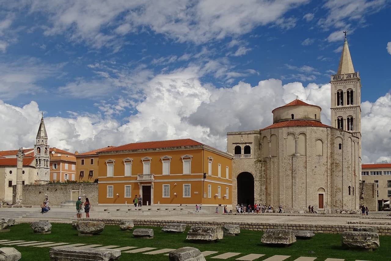 St. Donatus Church is one of the more notable historic sites in Zadar. Image source: Pixabay user neufal54.