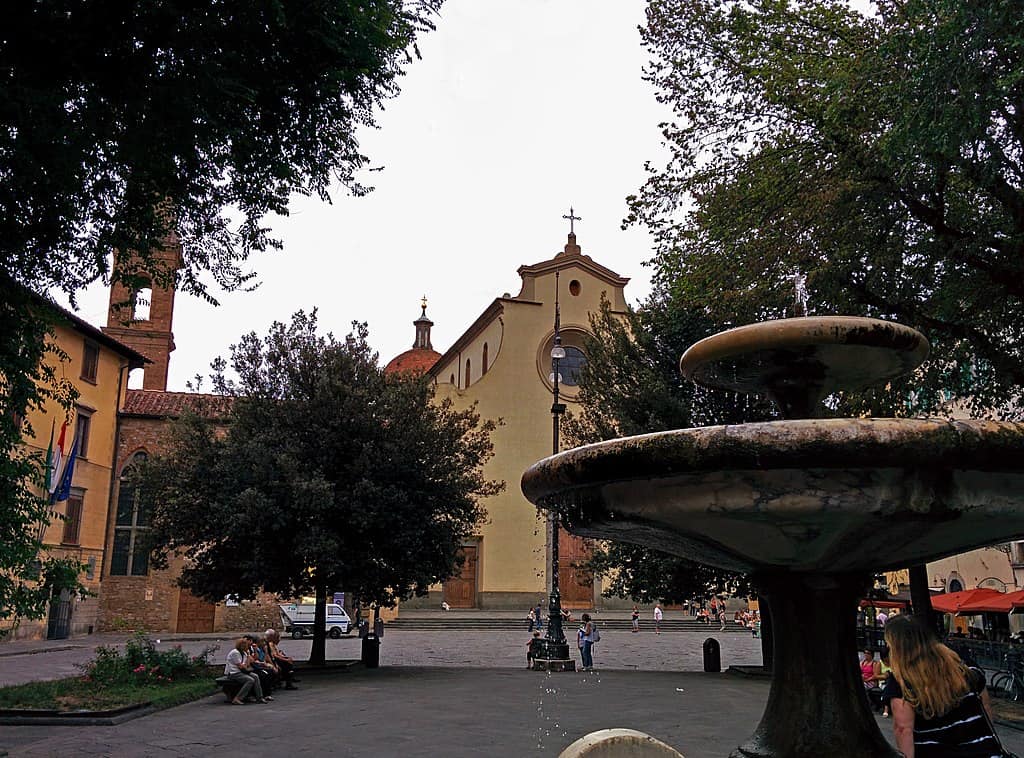 Piazza Santo Spirito. Image source: Wikimedia user Lorenzo Testa under the Creative Commons Attribution-Share Alike 4.0 International license.