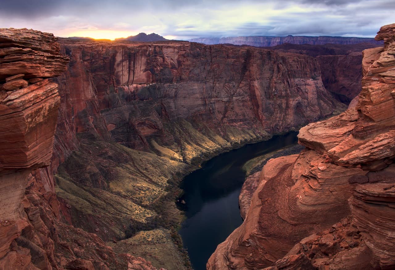 The Horseshoe Bend on the East Rim of the Grand Canyon. Image source: Pixabay user 15079075.